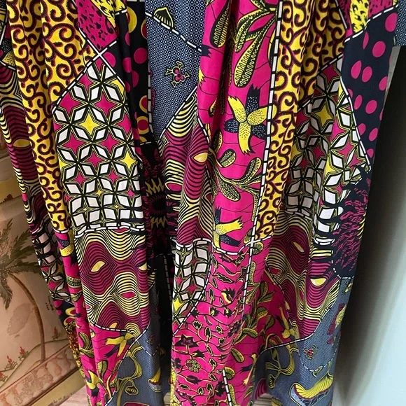 Dress/African - Picture 13 of 16